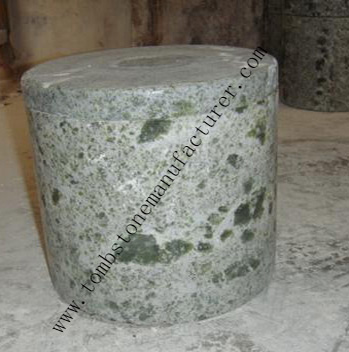 stone urn3